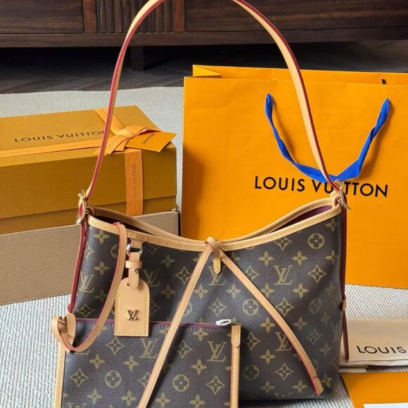 Louis Vuitton Handbags - Classic Louis Vuitton Bag: A Stylish and Versatile Choice for Elegance